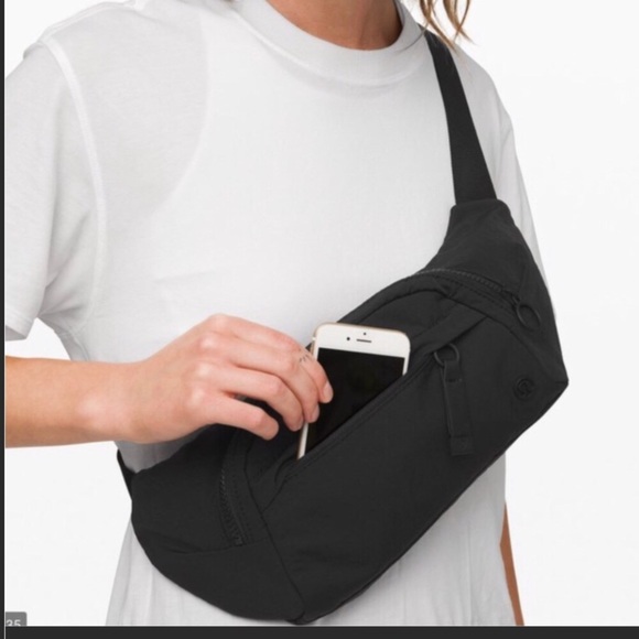 lululemon athletica Handbags - ON THE BEAT BELT BAG